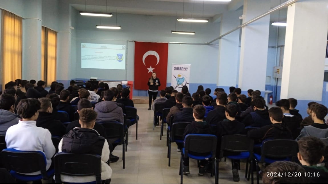 Erzincan İl Emniyet Müdürlüğünün Siber Ay Güvenlik semineri